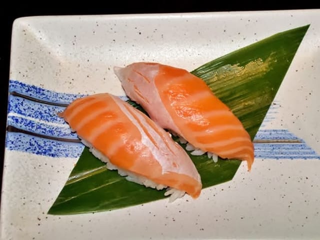 SALMON TORO 49C.